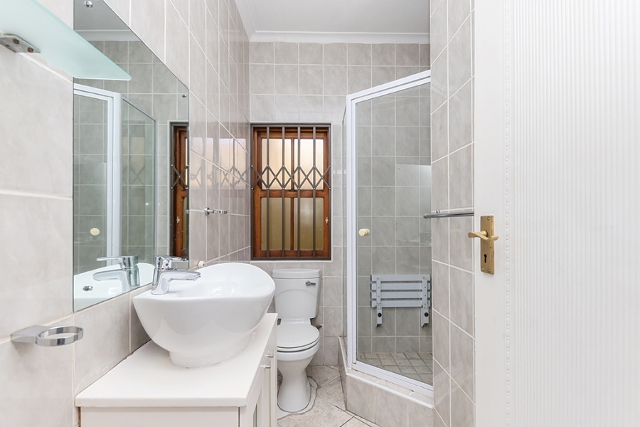 2 Bedroom Property for Sale in Claremont Western Cape
